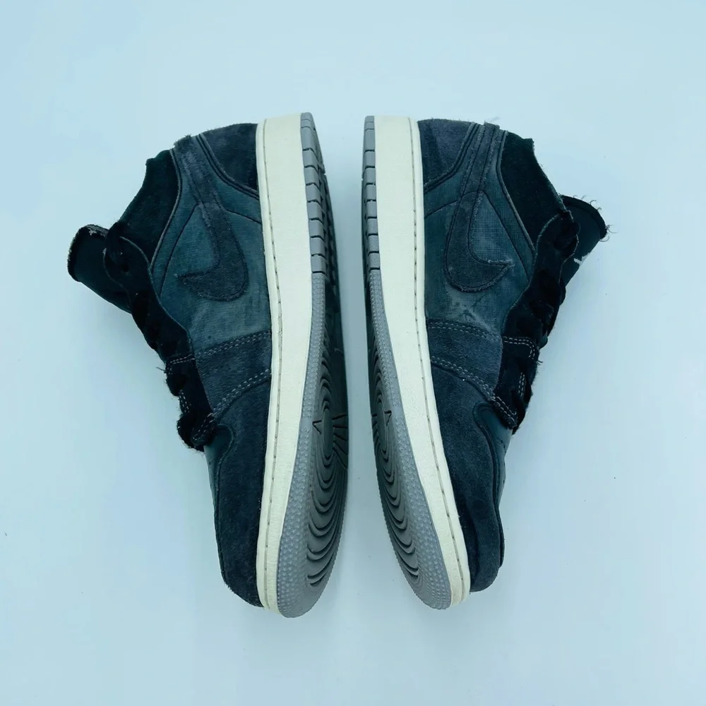 AIR JORDAN 1 LOW SE CRAFT GRADE SCHOOL LIFESTYLE SHOES - Picture 6 of 11
